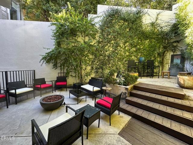 Building Photo - 3551 Dixie Canyon Pl