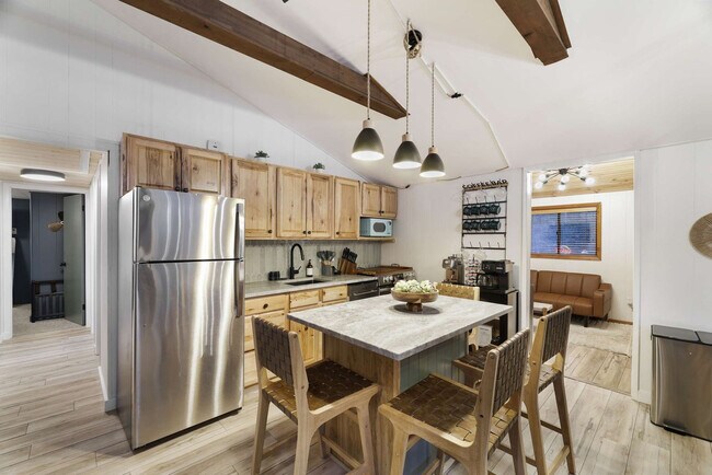 Building Photo - 3145 Ogontz Dr