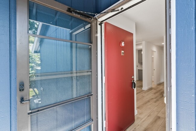 Building Photo - 421 Piccadilly Pl