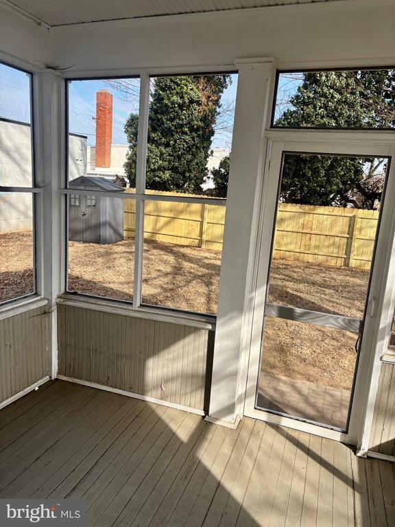 Building Photo - 2511 Charles St