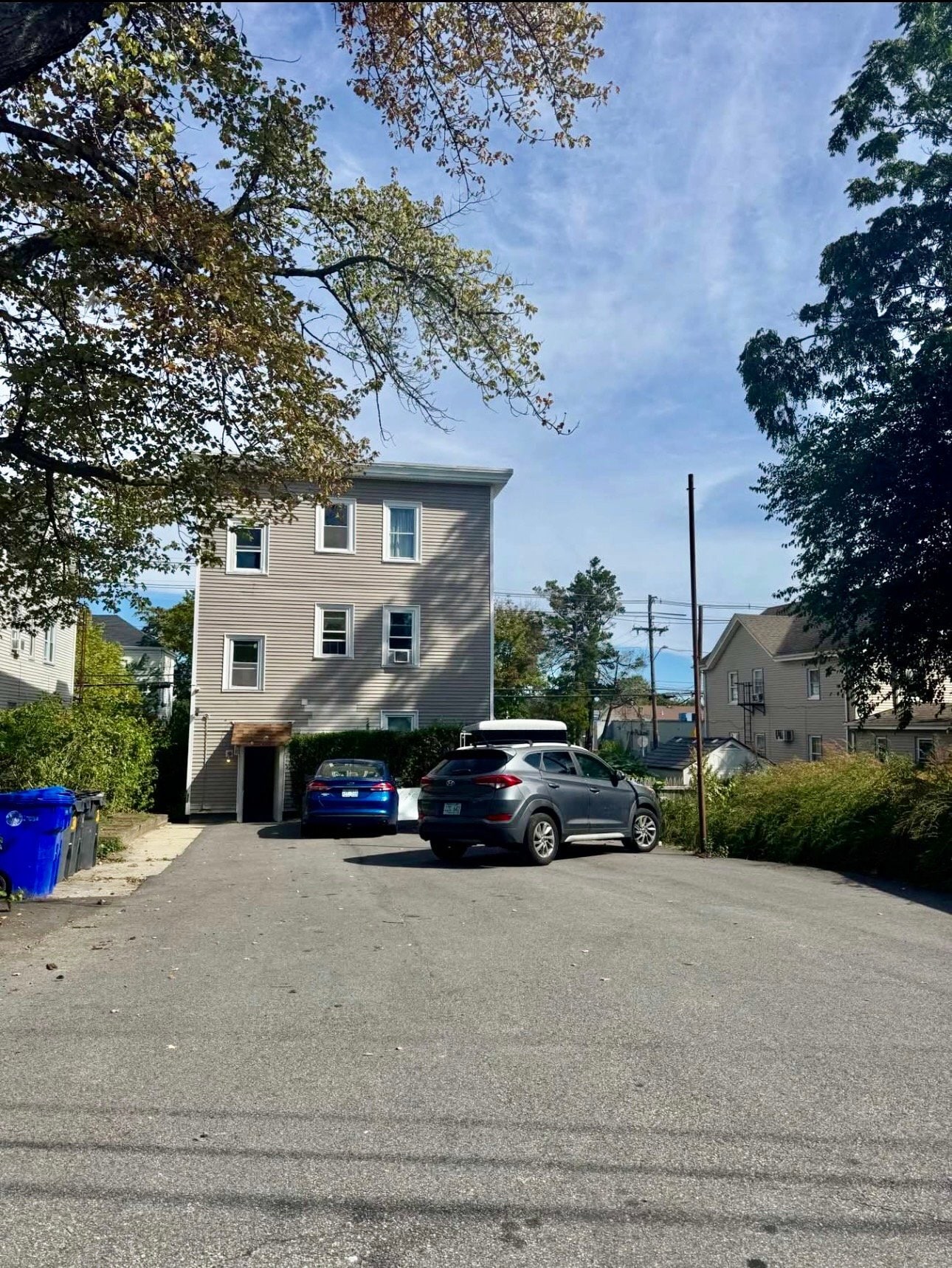 Building Photo - 748 Douglas Ave
