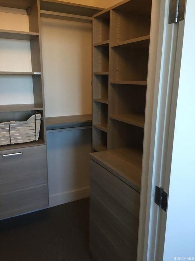 Building Photo - 1 Bed, 1 Bath - Modern Condo @ Linea - Min...