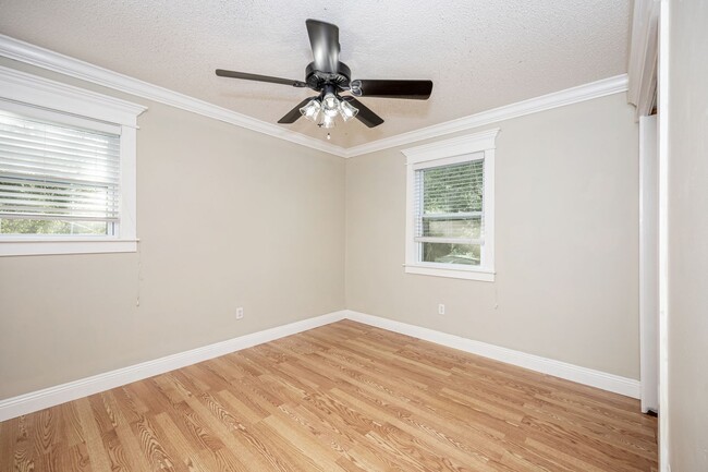 Building Photo - Peaceful Country Living on 2.4 Acres in Saucier
