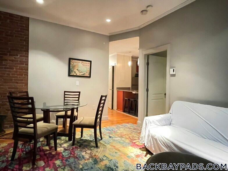 Building Photo - 17 Garrison St