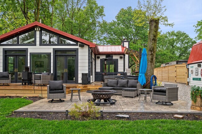 Building Photo - 6220 Wahpihani Dr