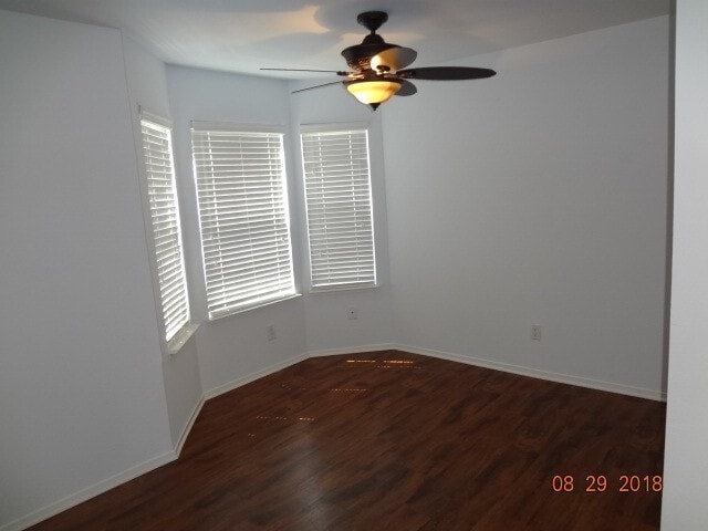 Building Photo - Beautiful 3 bedroom 2 1/2 bath Town-House Coming Soon!