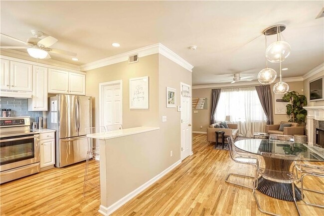 Building Photo - 83 Richmond St SE