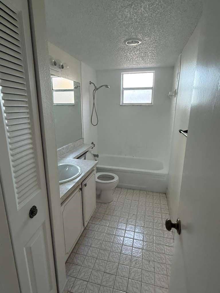 Building Photo - 408 NW 68th Ave