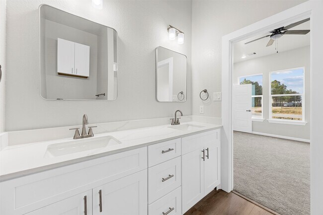 Building Photo - 56 Rd 5604