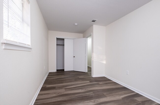 Building Photo - 1624-1626 Brown