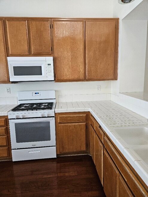 Building Photo - 7532 Seaspring Dr