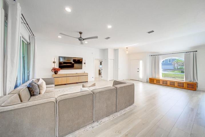 Building Photo - 1853 Shower Tree Way