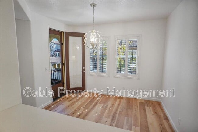 Building Photo - 28279 Canterbury Ct