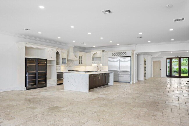 Building Photo - 1 1st Ave S