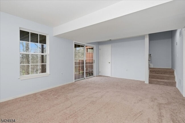 Building Photo - 5 Ajax Ct