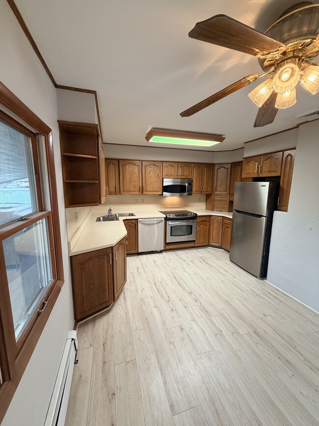 Building Photo - 9 Daffodil Ln
