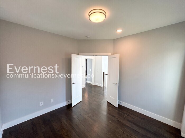 Building Photo - 915 Delmas Ave