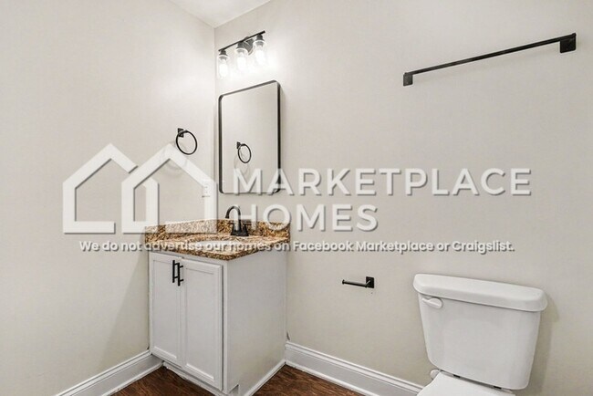 Building Photo - 835 Johnson St