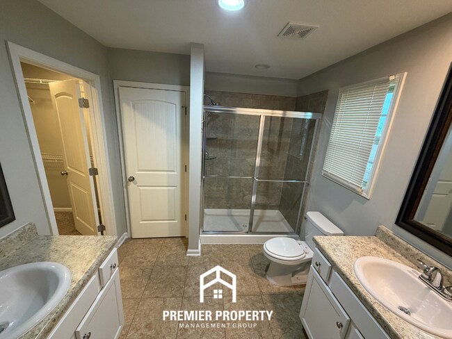 Building Photo - Move-In Ready 3BR Home in Tuscaloosa - Granite Counters & Enclosed Backyard