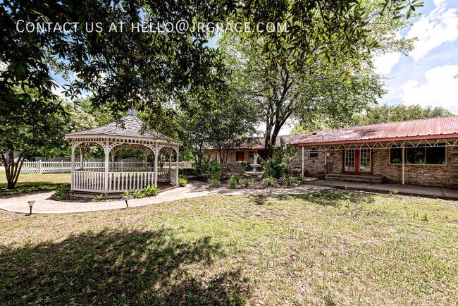 Building Photo - 525 W 4th St