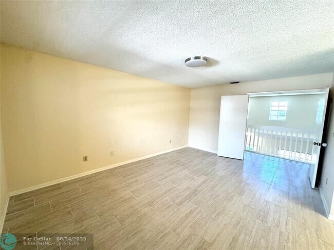 Building Photo - 12159 SW 52nd Ct