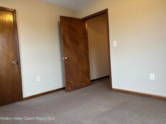 Building Photo - 261 Fair St