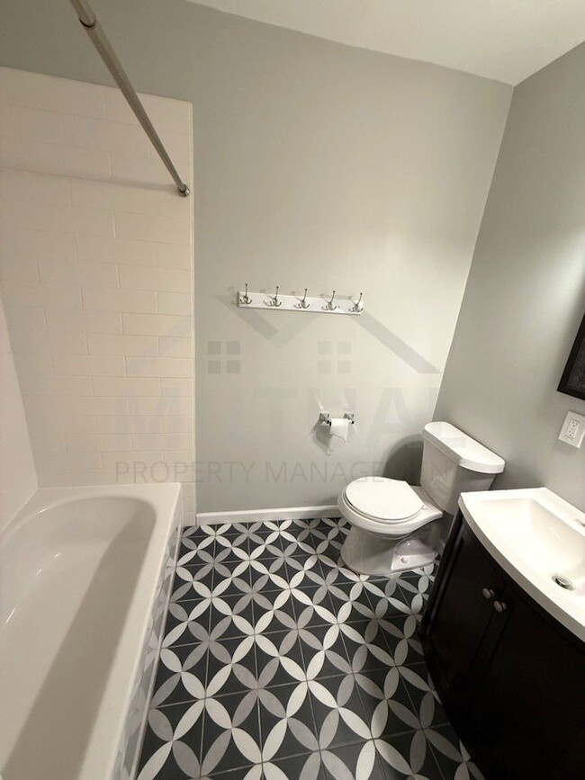 Building Photo - 389 Channing St