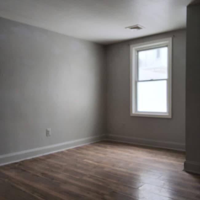 Building Photo - 1792 Pleasant St