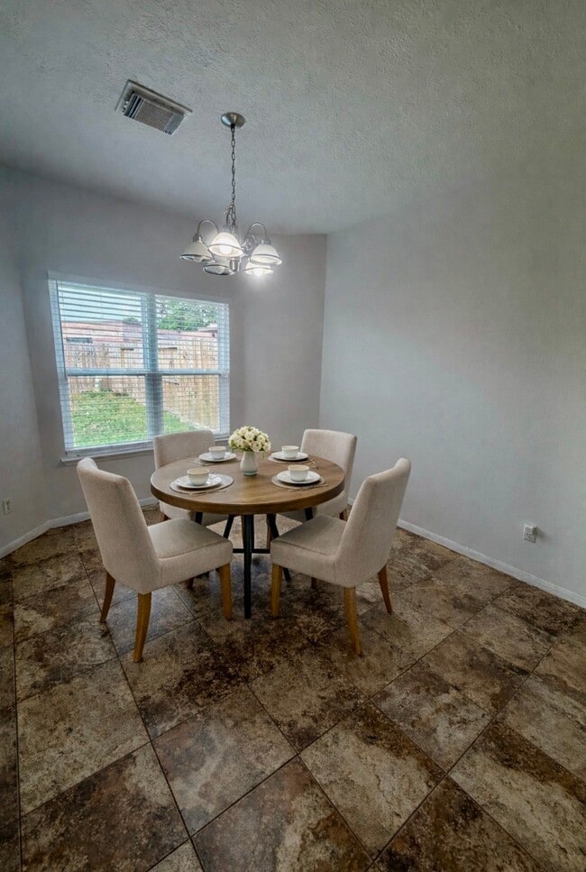 Building Photo - 11830 Oakner Dr