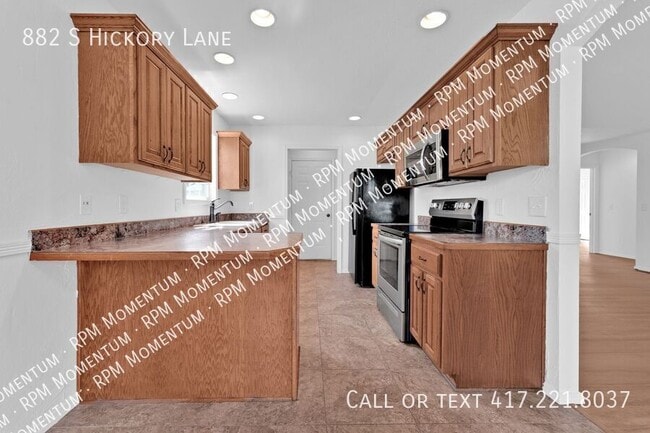 Building Photo - 882 S Hickory Ln