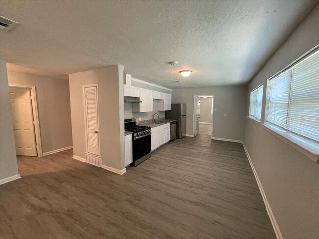 Building Photo - 3 BR/2.5BA | Newly Renovated Single Family Home | 1-Car Covered Parking | Gated backyard