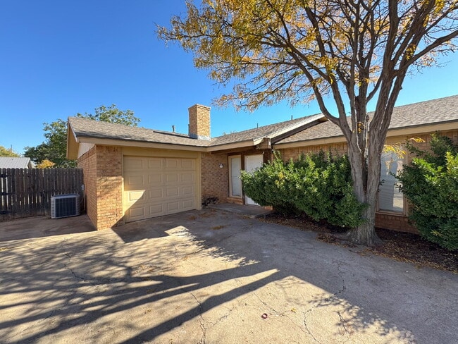 Primary Photo - Beautiful 2-Bedroom Duplex with Fireplace!