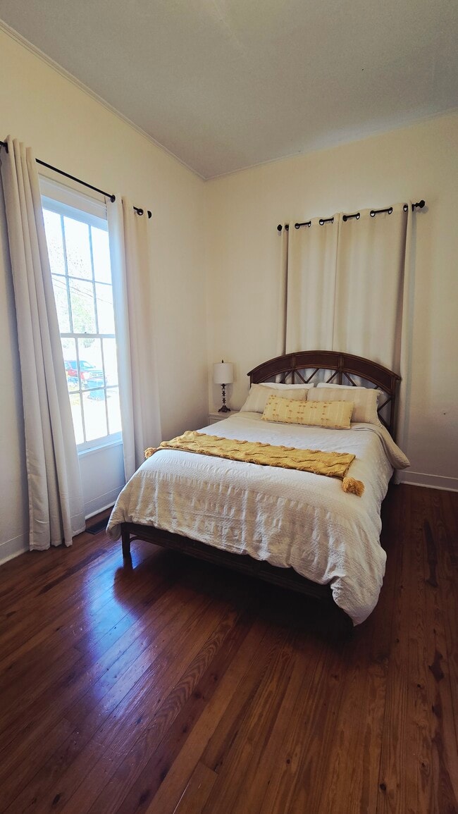 Building Photo - 13333 W Main St