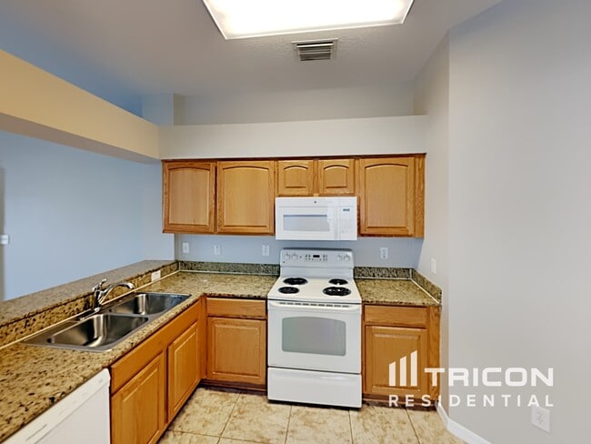 Building Photo - 3418 Thistledown Ln