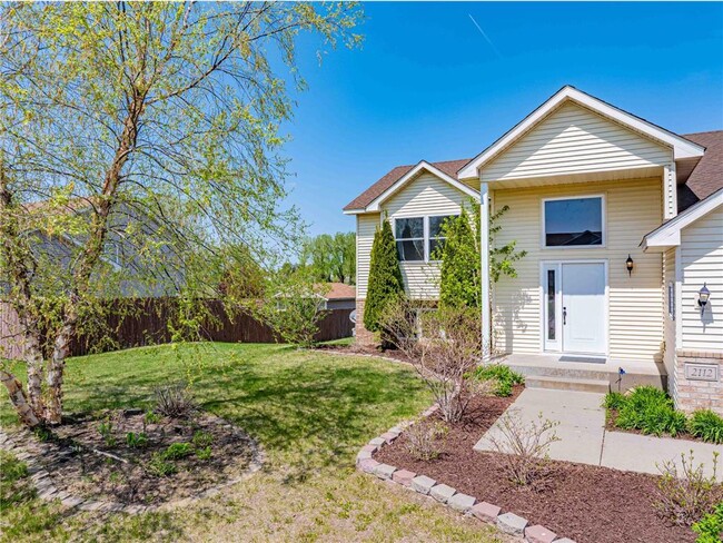 Building Photo - 2112 Blake Ave