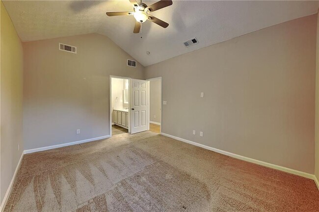 Building Photo - 5027 Wesleyan Dr