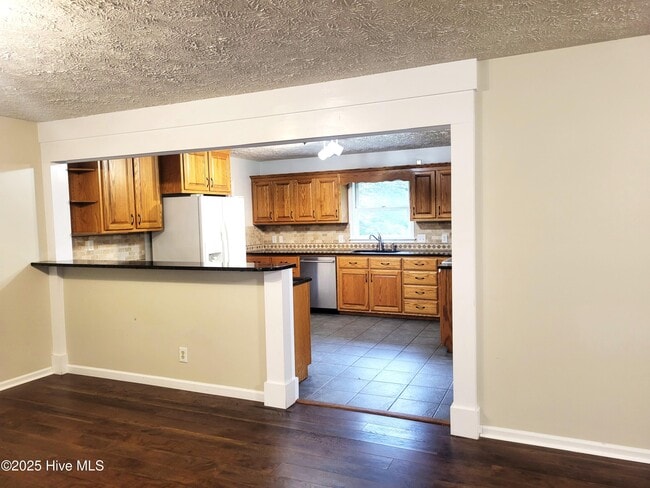 Building Photo - 316 Stornoway Dr