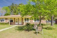 Building Photo - Cozy Duplex in Heart of Rincon