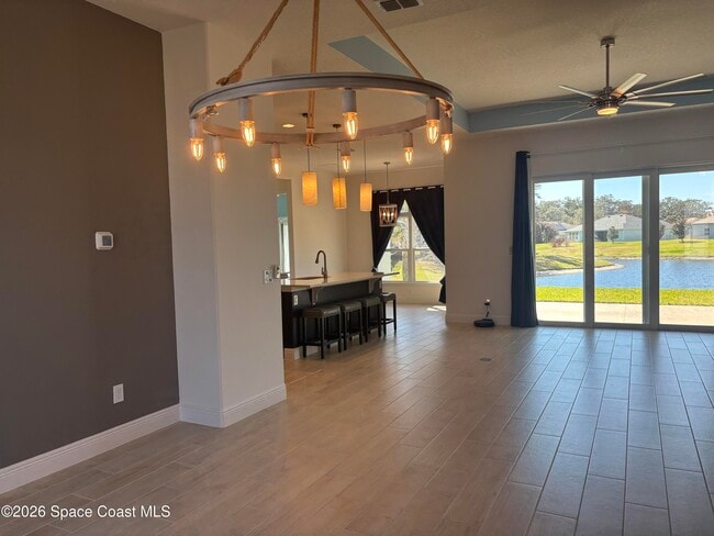 Building Photo - 718 Lyndall Ln