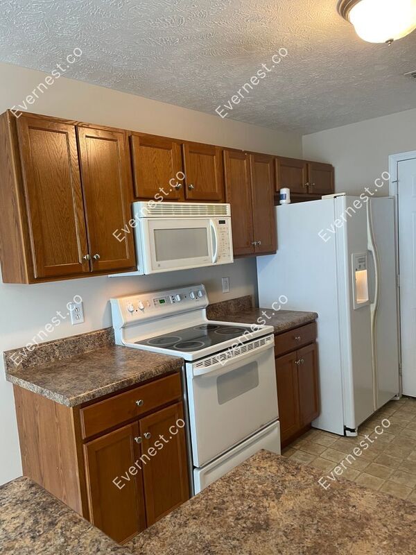 Building Photo - 3133 Sherborne Ct