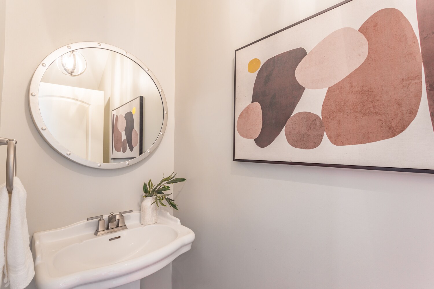 Building Photo - 270 Trunk St NE