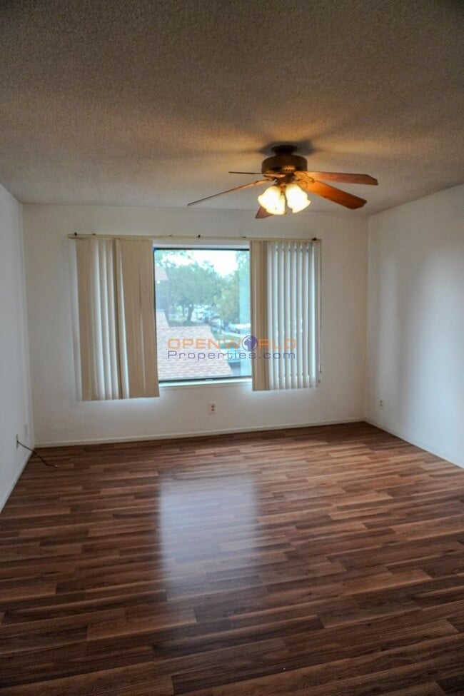 Building Photo - 2 Bed | 2 Bath | Light, Bright & Airy Cond...