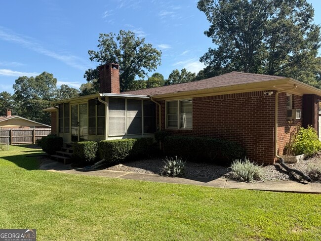 Building Photo - 110 Otelia Ln
