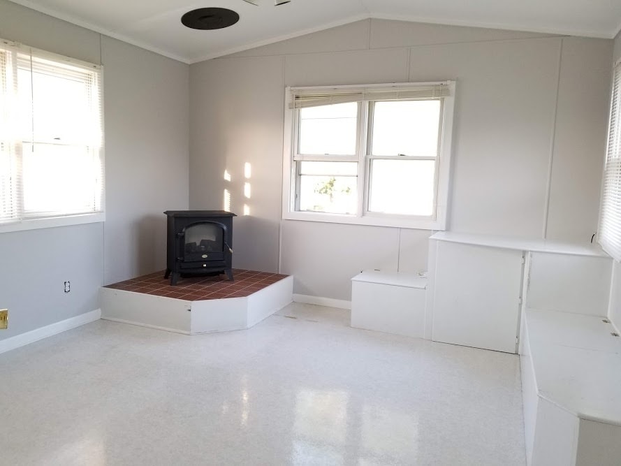 Building Photo - 1050 1/2 S Jones Blvd