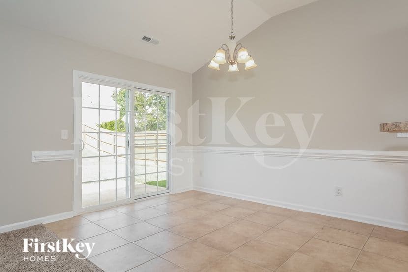 Building Photo - 6226 Glen Way Dr