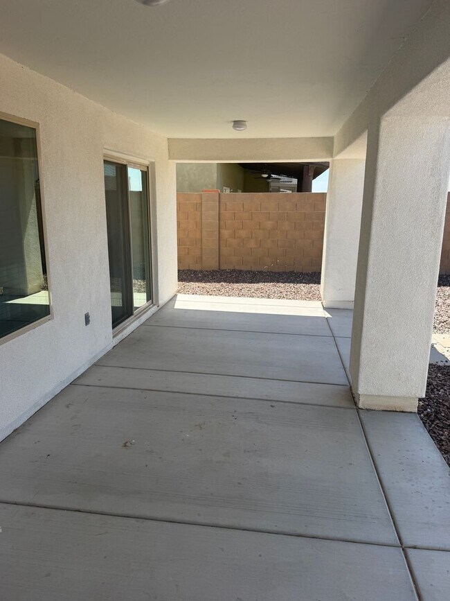 Building Photo - LARGE CORNER LOT