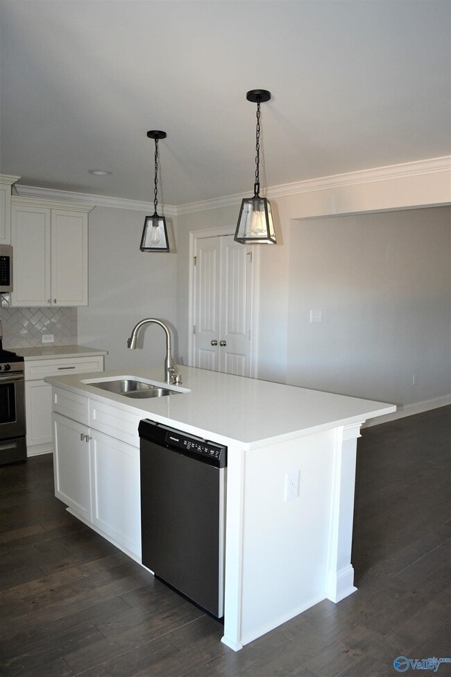 Building Photo - 104 Kinglet Wy