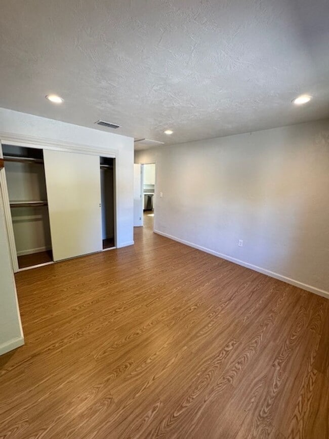 Building Photo - Charming Updated 4-Bedroom Home in the Gar...