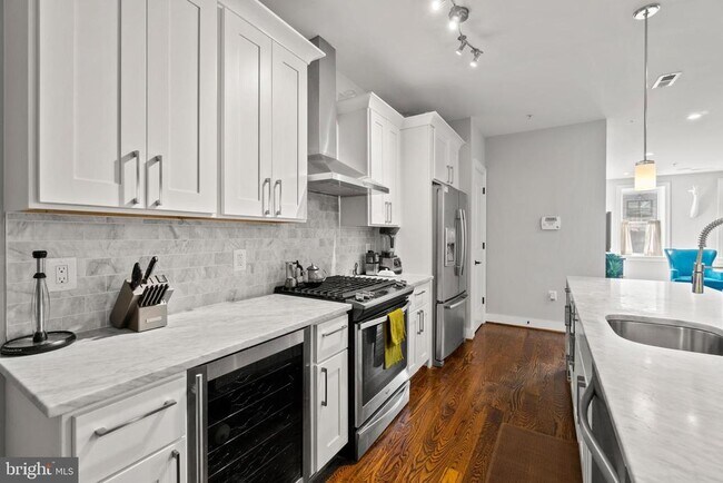 Building Photo - 417 Randolph St NW