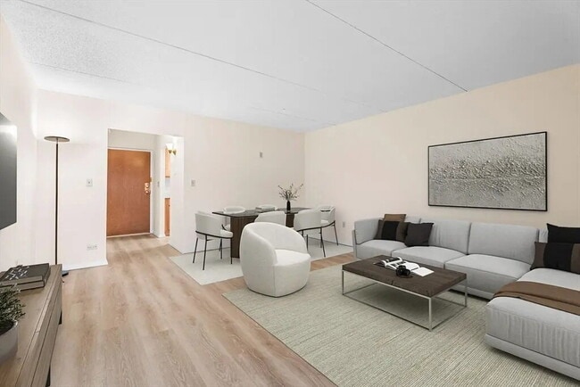 Building Photo - "Spacious 1-Bedroom Retreat with Gleaming Hardwood Floors in Chestnut Hill"